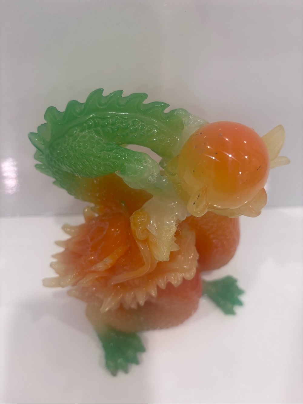 Vintage green and orange Lucite Foo Dog / Dragon Figurine – 6 Inches - Picture 2 of 8
